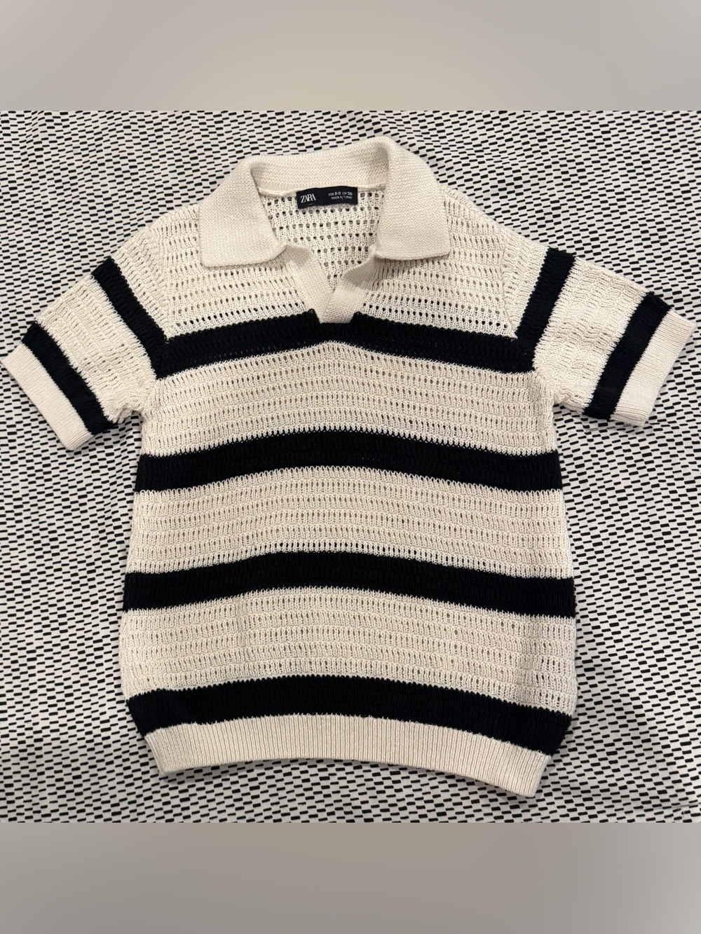 Zara Cream & Black Striped V-Neck Knit Polo Boys (8/9)